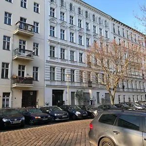 Helmholtzplatz Apartment Berlin